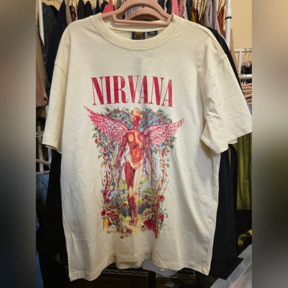 NIRVANA Creampuff Floral In Utero Graphic Tee Size Medium NWT